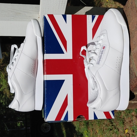 Reebok Shoes - Reebok Classic White Princess Sneakers Size 7 (1316)